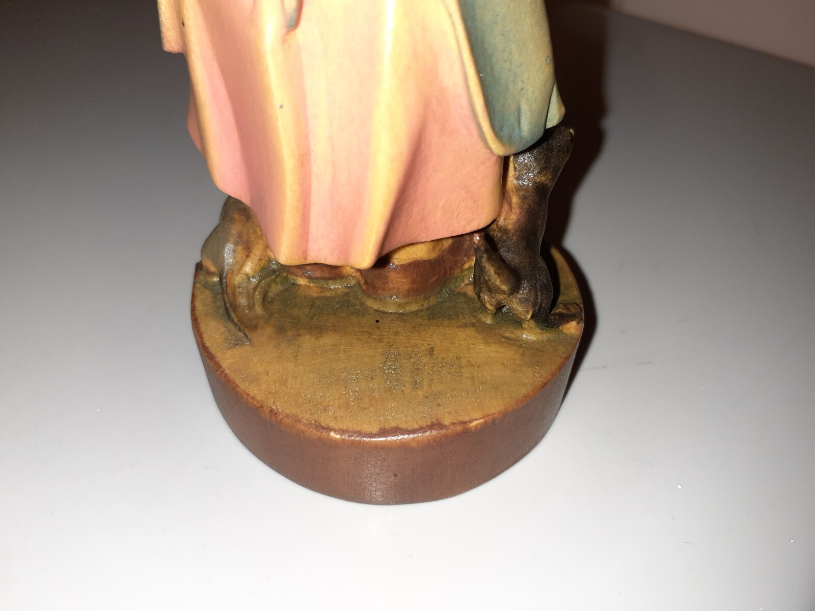 RARE Anri Vintage Light Wood Girl Holding Flowers with Cat & Mouse 5.7″ tall