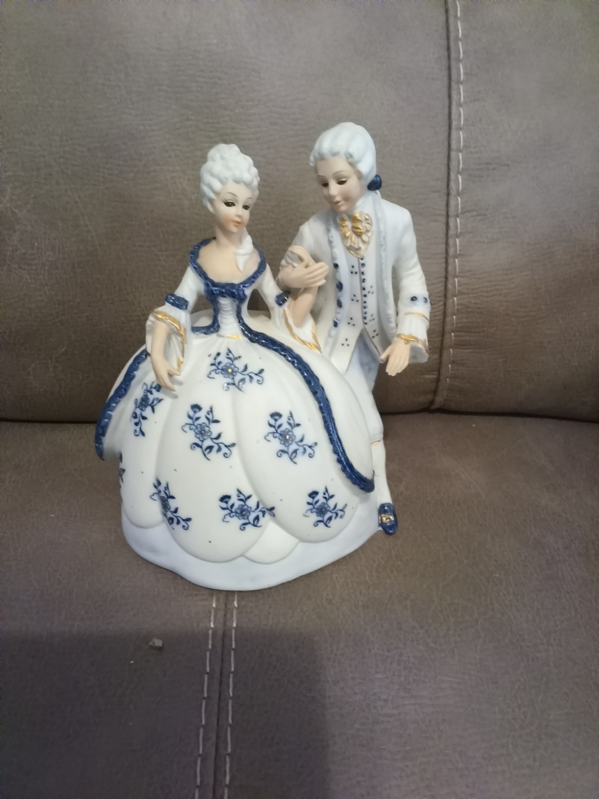 Vintage Colonial Couple Figurine – Blue/White Gold Trim – Beautiful!