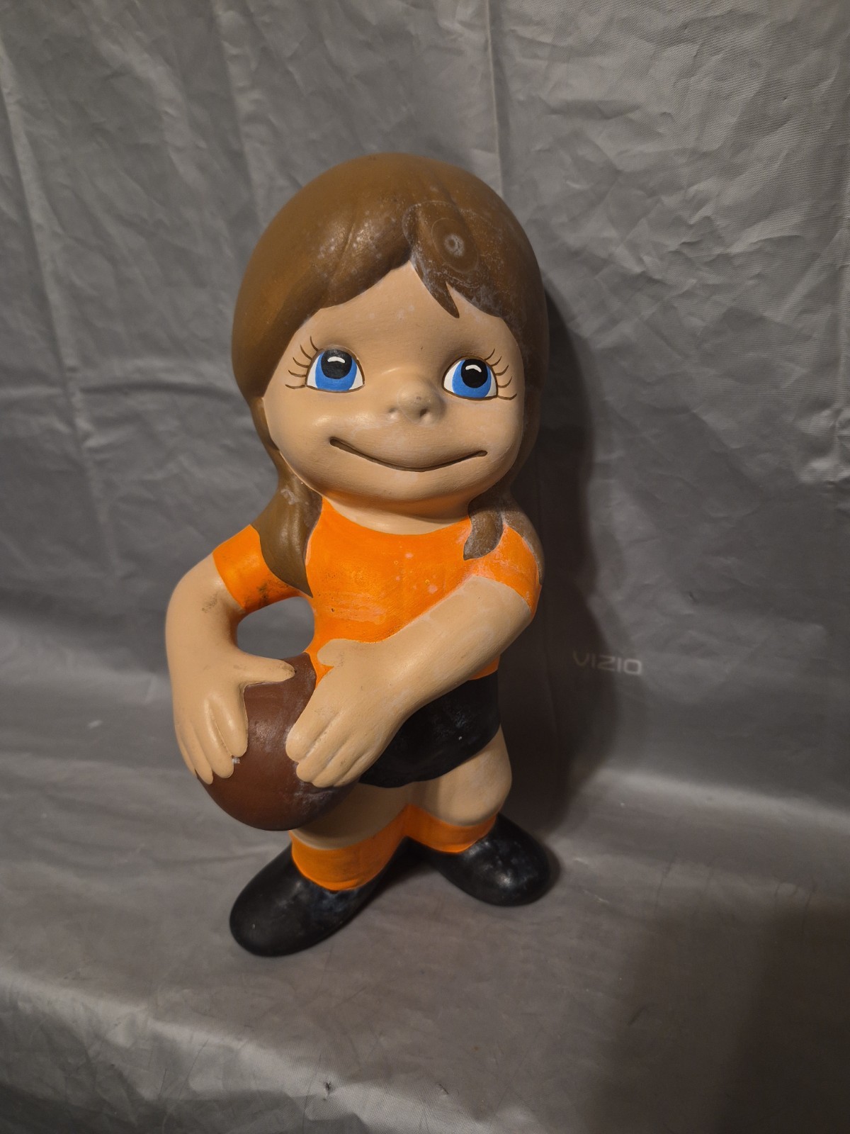 VTG 70’s Smiley Girl Basketball Player Ceramic Figurine Atlantic Mold Big Eyes