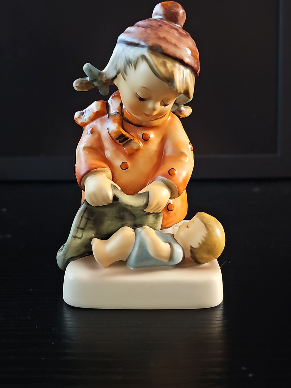 Goebel Hummel ~ Sleep TIght ~ #424 ~ 4 3/4″ Tall TMK 6 ~ Perfect Condition