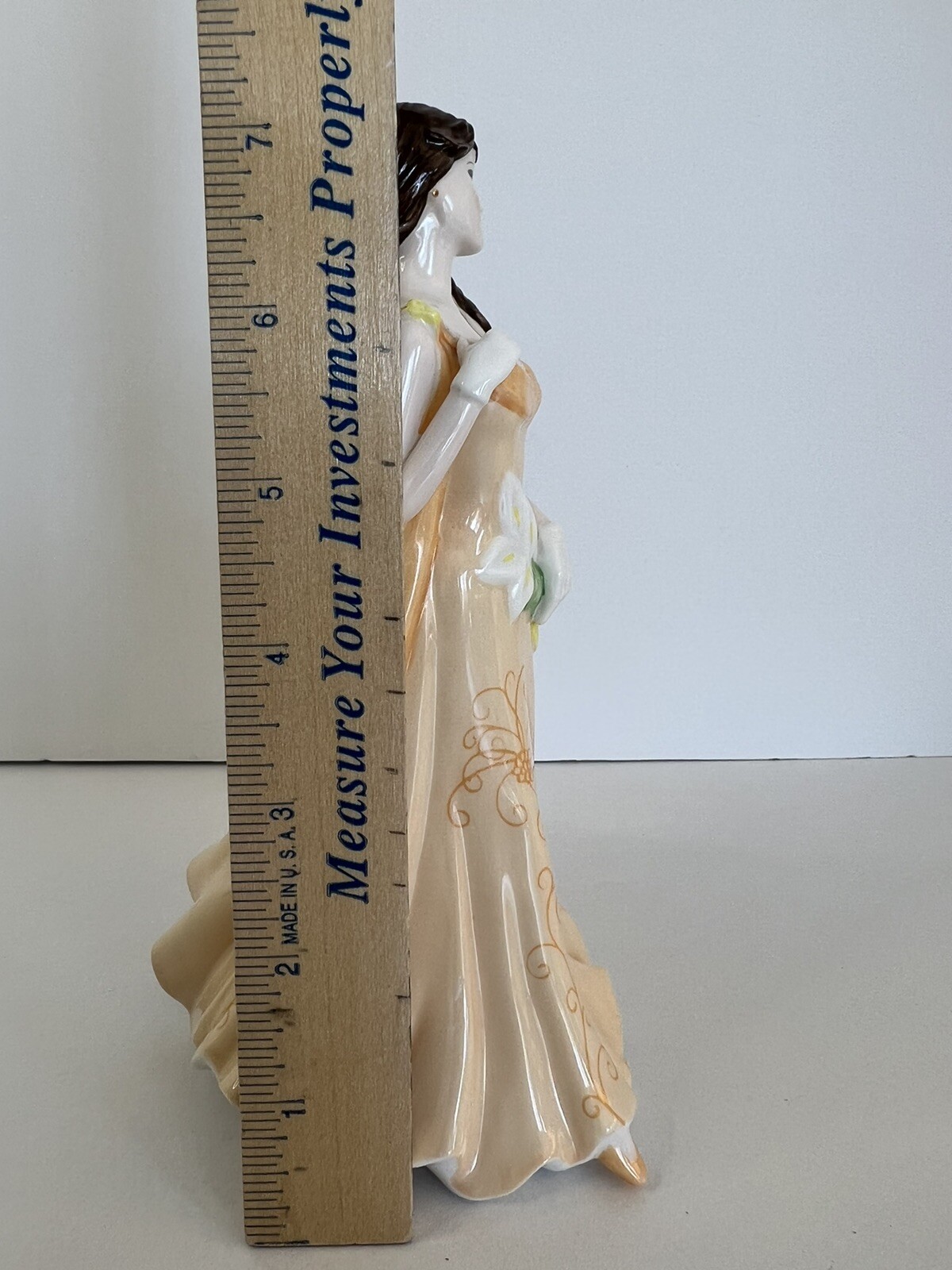 Coalport Sentiments “Thank You” 2005 Figurine Beautiful Brunette Orange Gown