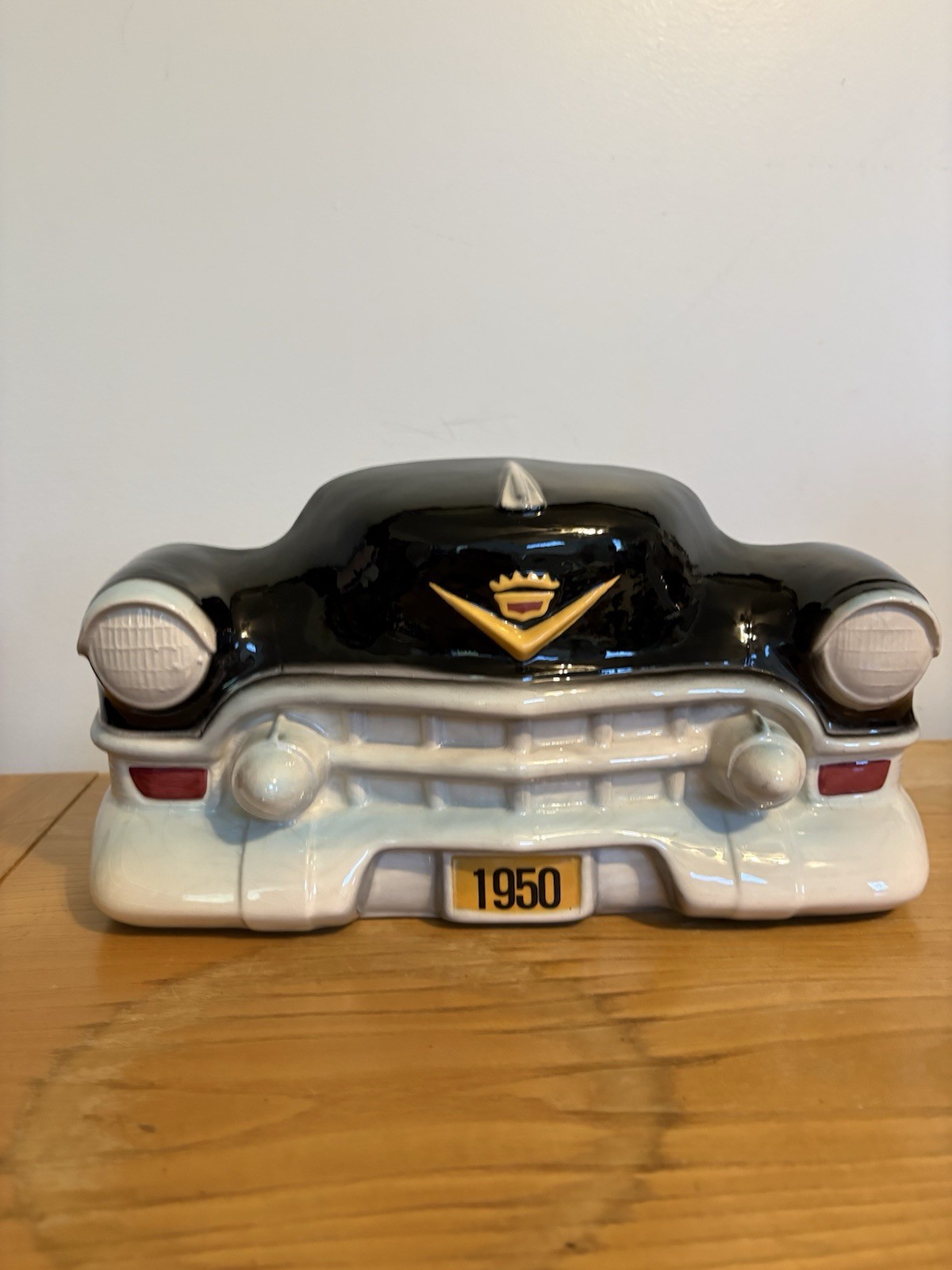 Vintage 1950s Ceramic Car Front Figurine Glossy Black/White w/Gold Red