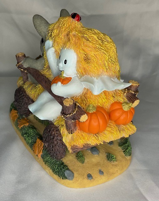 Charming Tails – “Haunted Hayride” – 85/883