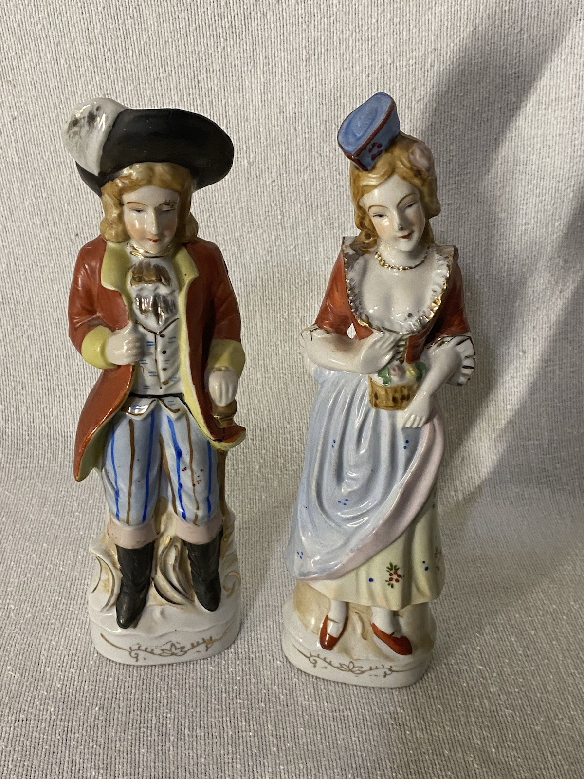 Vintage Porcelain Figurines – Victorian/Colonial Couple. Occupied Japan.