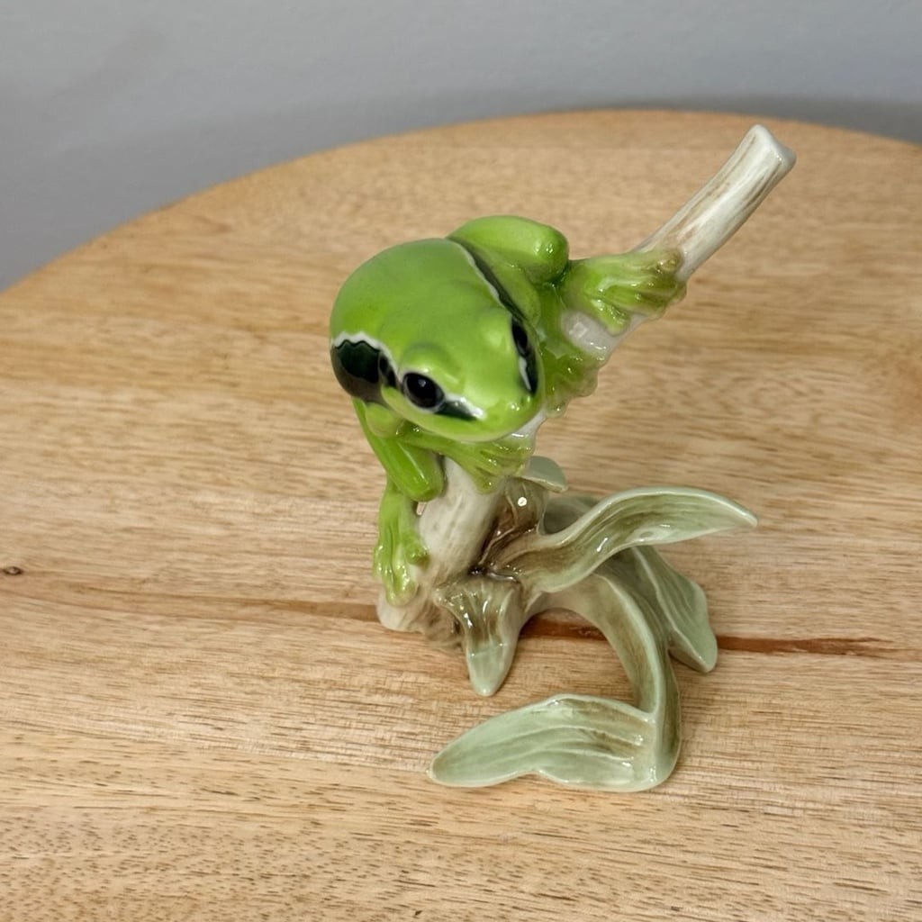 Goebel Tree Frog Figurine 35017 West Germany Green Porcelain Vintage Art Pottery