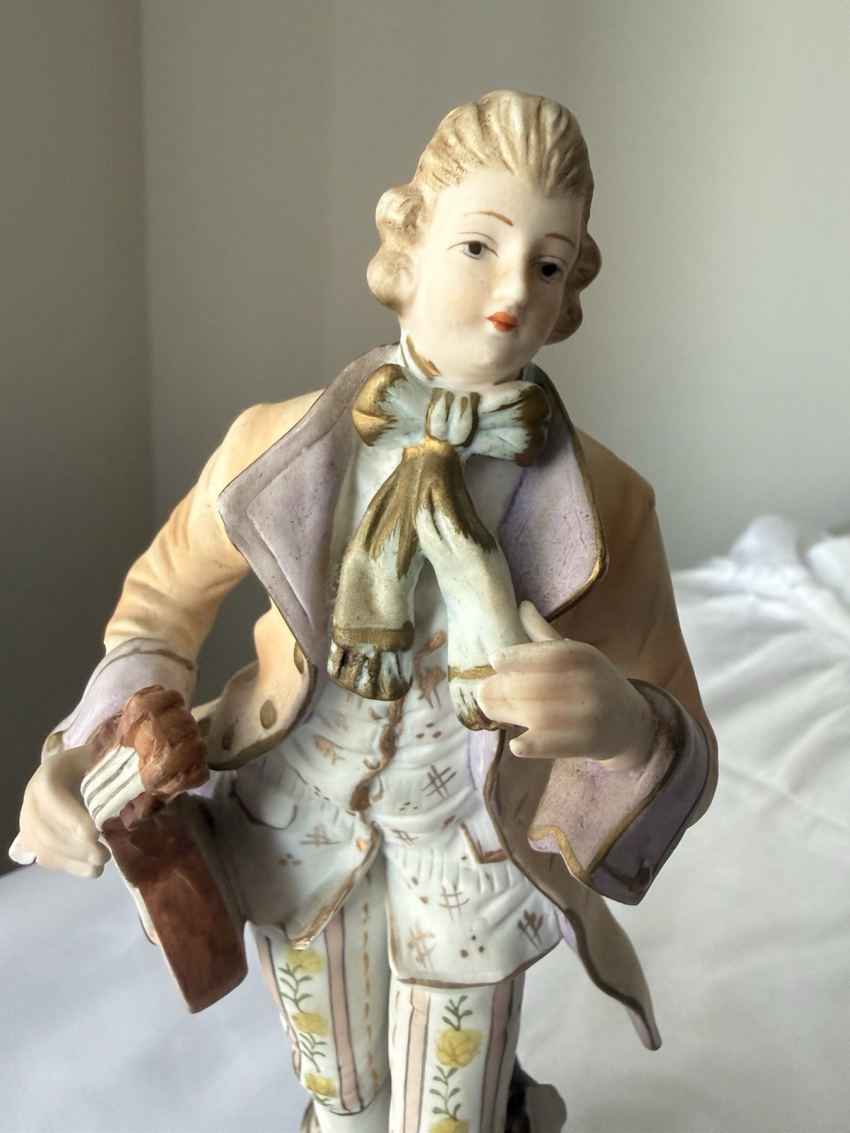 Vintage Andrea by Sadek Bisque Porcelain Figurine Colonial Musician 8.5” AS-IS