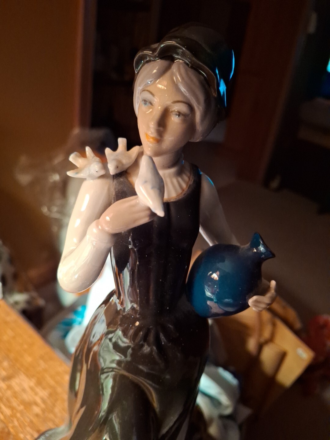 Lladró Lady With Birds Figurine