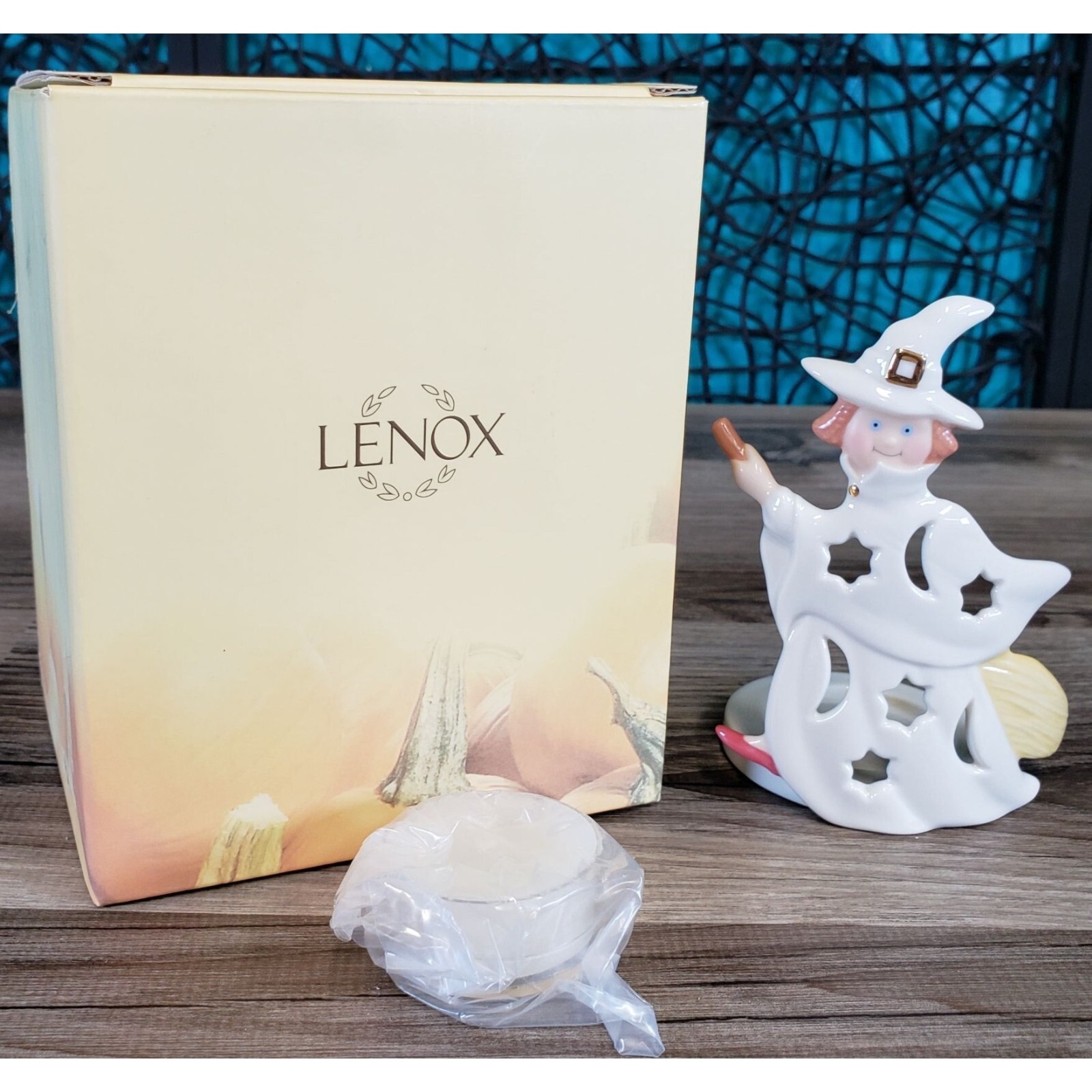 LENOX FLYING WITCH TEALIGHT WHITE 4.58″ TALL DISCONTINUED NOB #773473