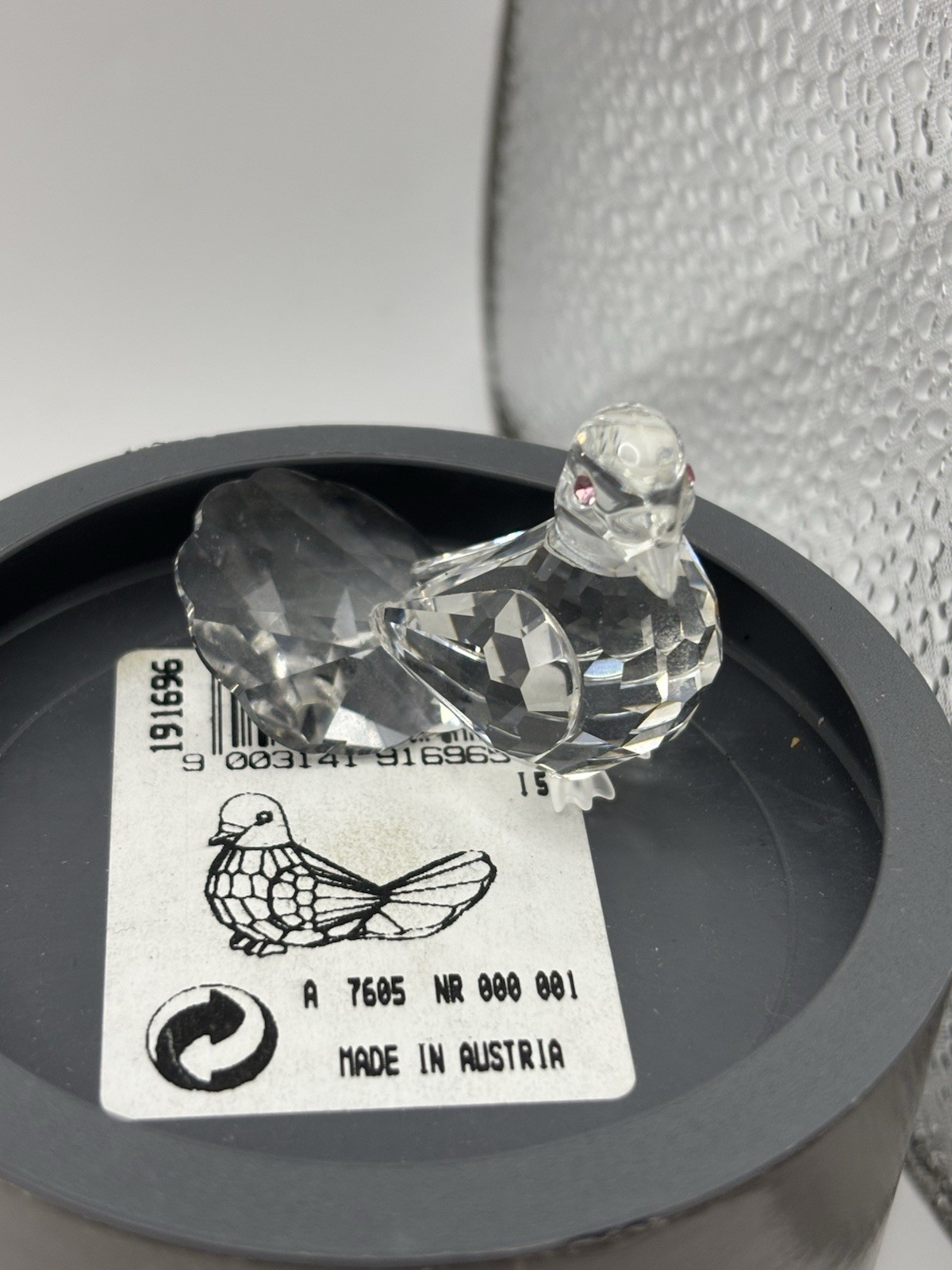 Swarovski Crystal Dove Pigeon Bird 7605 Pink Eyes Retired Austria