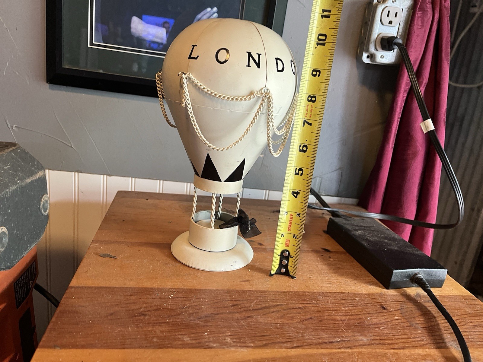 London Tea Light Metal Hot Air Balloon.