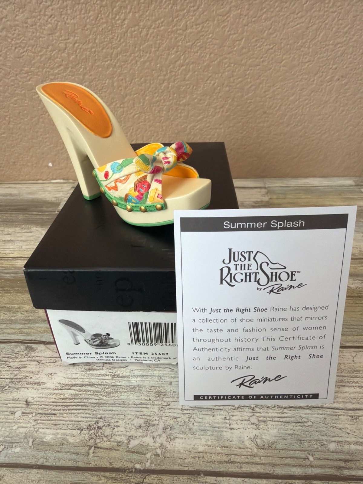 Just The Right Shoe Raine 2006 Summer Splash Miniature Shoe #25607 NEW