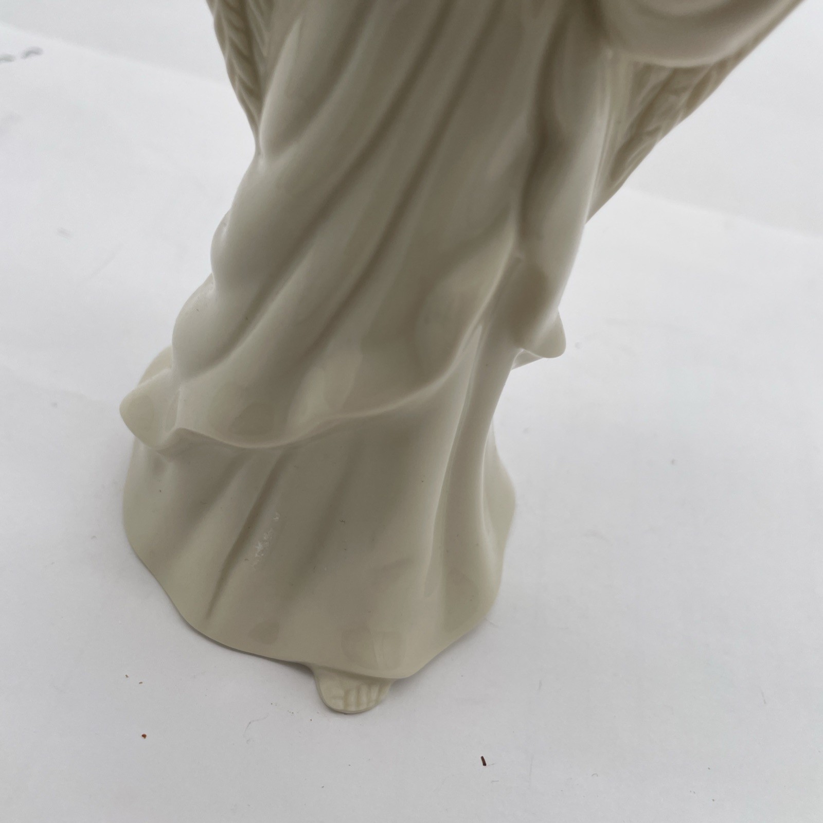STUNNING VINTAGE RELIGIOUS LENOX PRAYING ANGEL FIGURINE