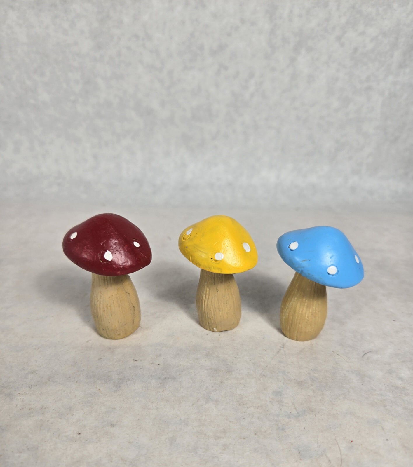 Set Of 3 Mini Mushrooms Polka Dot Decor Resin Blue/Red/Yellow See Photos 2.25″