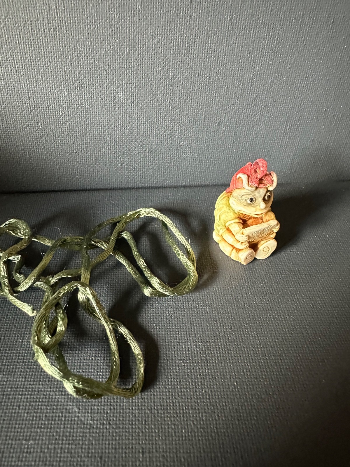 Harmony Kingdom “Long Beach 99′ Lord Byron Pendant” Figurine XXYLB99Z EUC