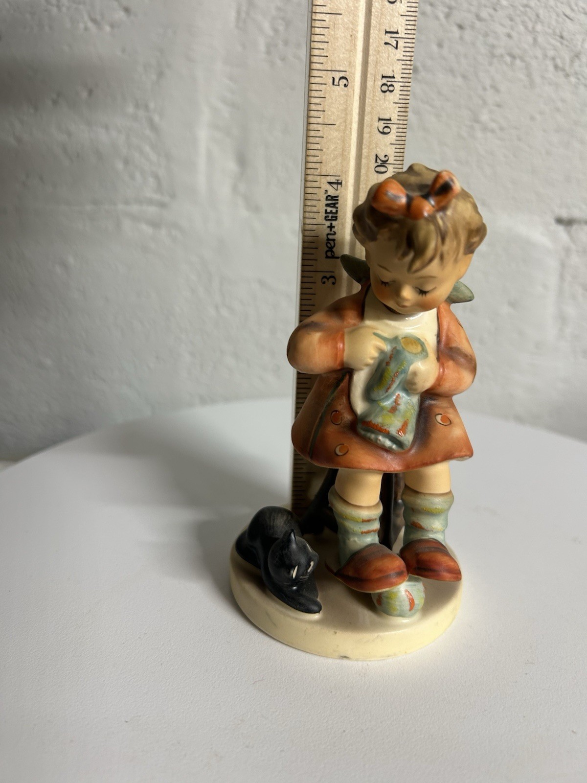 Goebel Hummel 133 Mother’s Helper Figurine TMK-6 W Germany 1980 Girl Cat 4.75″