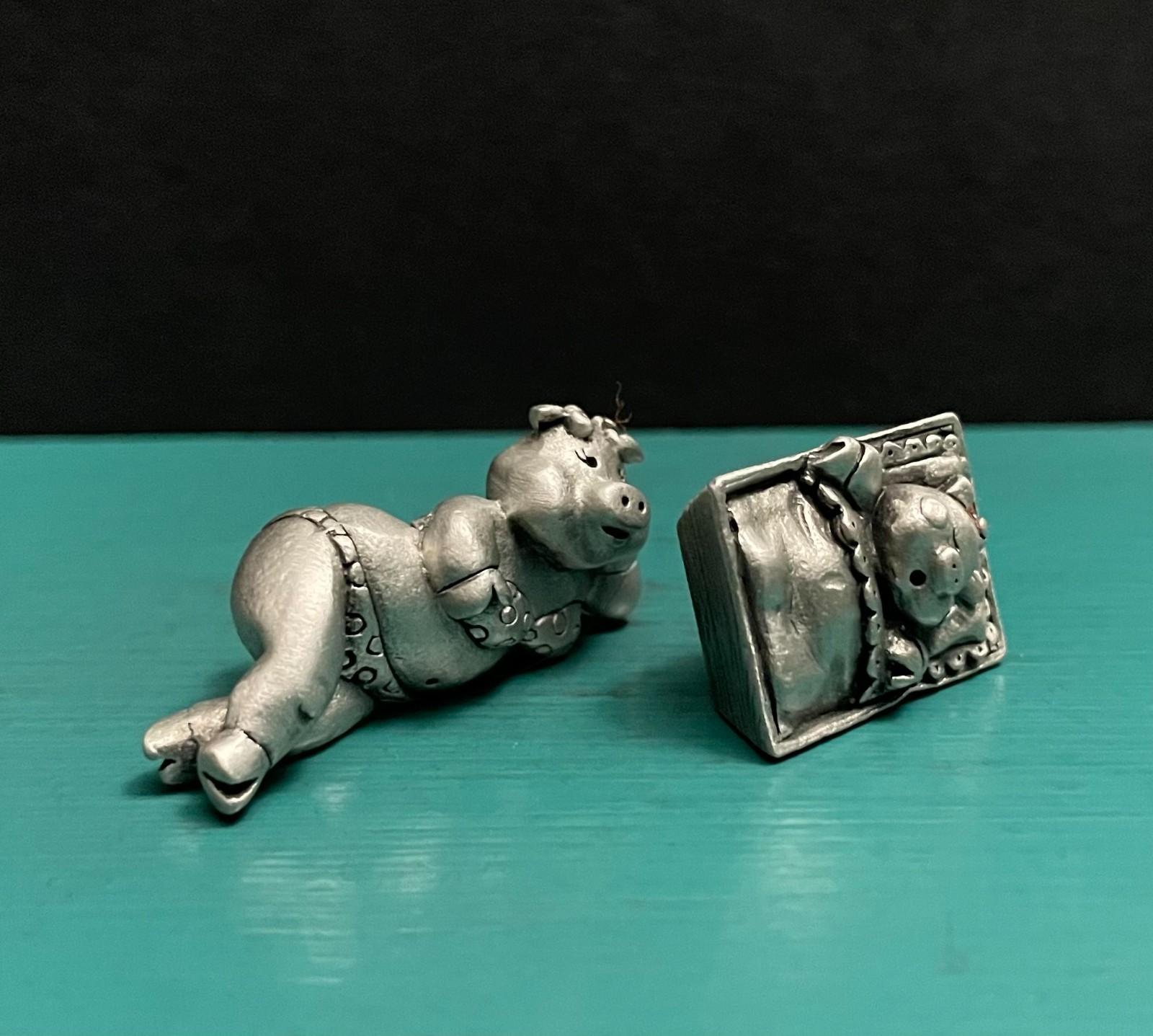 Hudson Pewter Pig Miss Piggy Piglet Crib Polka Dot Bikini Beach Animal Figurine