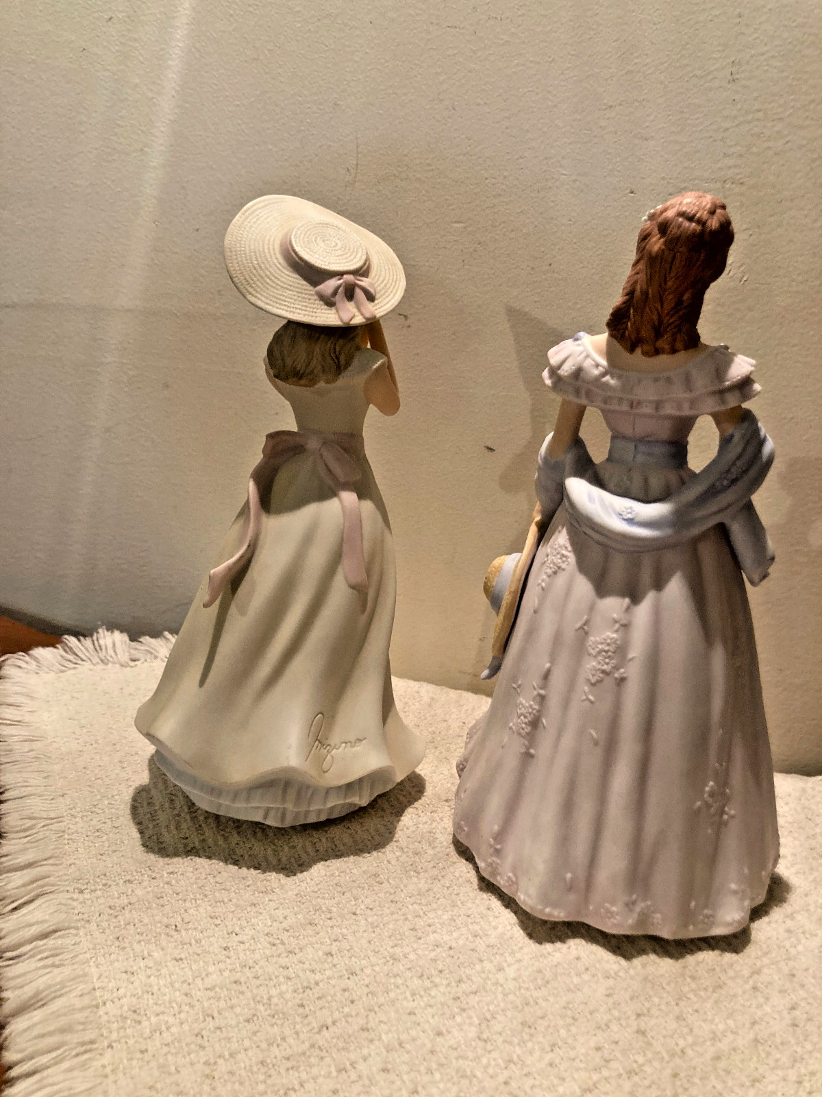 2 Homco Masterpiece Porcelain 9″ Figurines Belles Melanie 1996 & Sarah Jane 1998