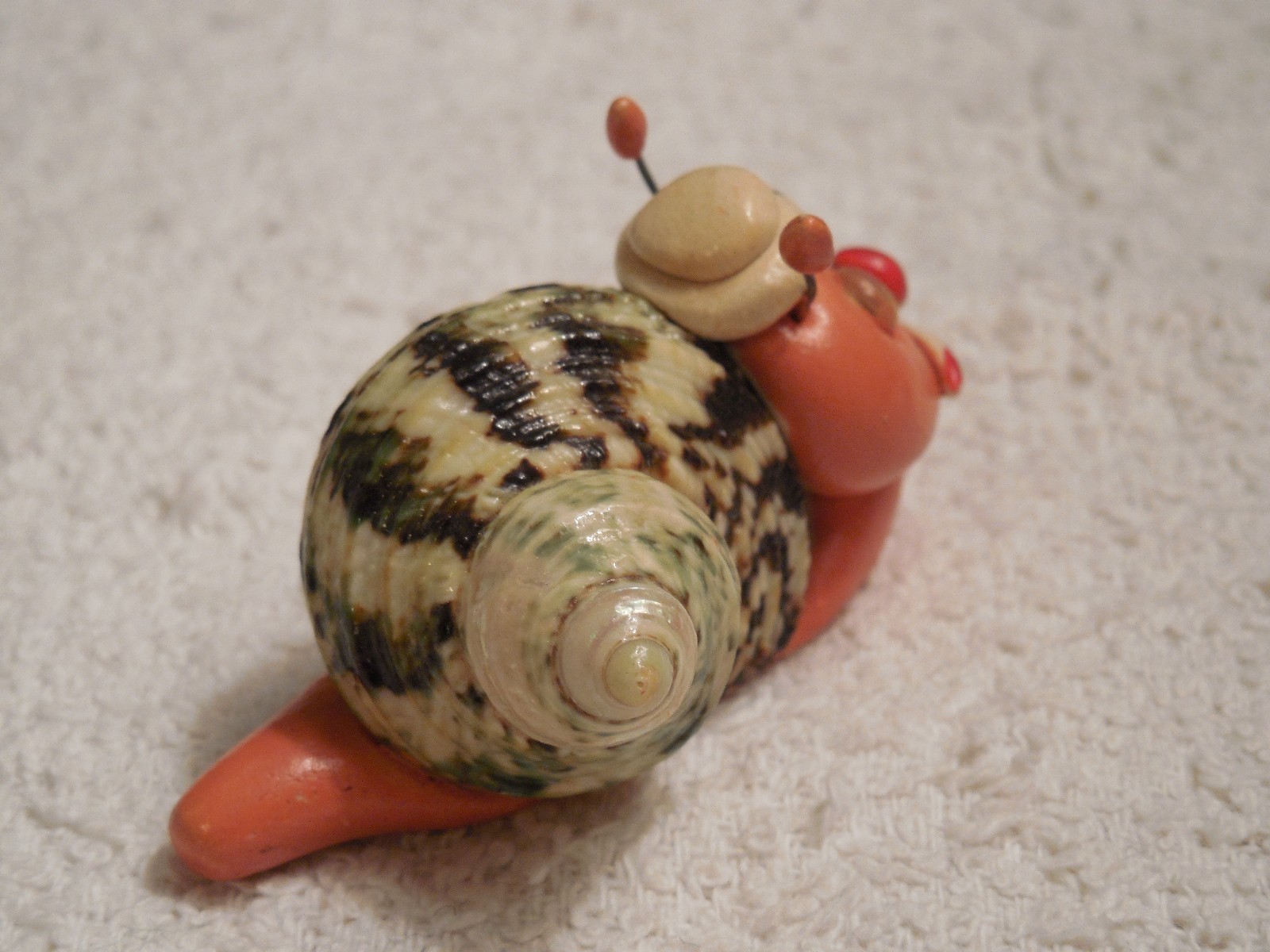 Rare Old Handcrafted Thomas The Snail Shell Figurine ~ 1 1/8″ Tall ~ 2 1/4″ Long