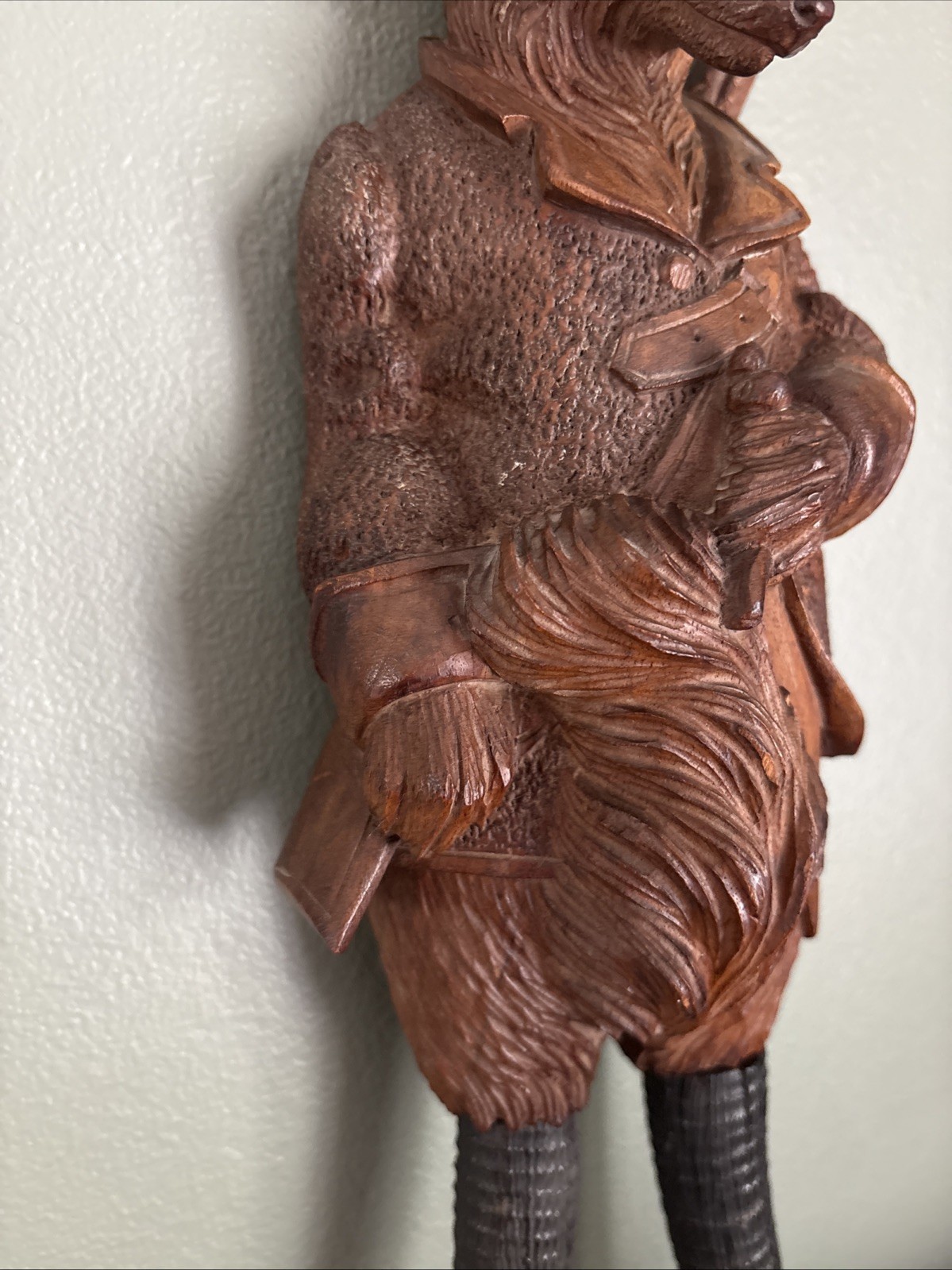 LARGE BLACK FOREST HAND-CARVED FOX WHIP HOOK ANTHROPOMORPHIC GLASS EYES “READ”