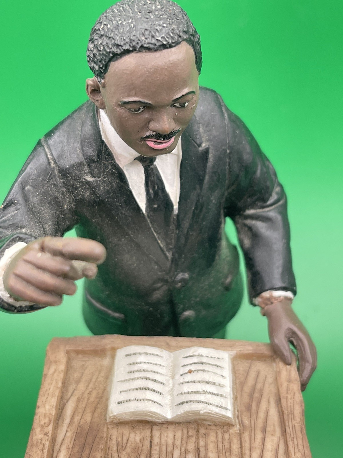 BEAUTIFUL African American Reverend At Church Preaching Figurine – 7in Tall