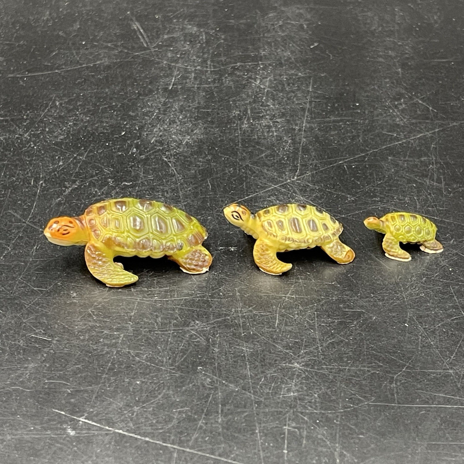 Vintage Sea Turtle Family 3 Mini Figurine Green Brown Orange Plastic Doll House