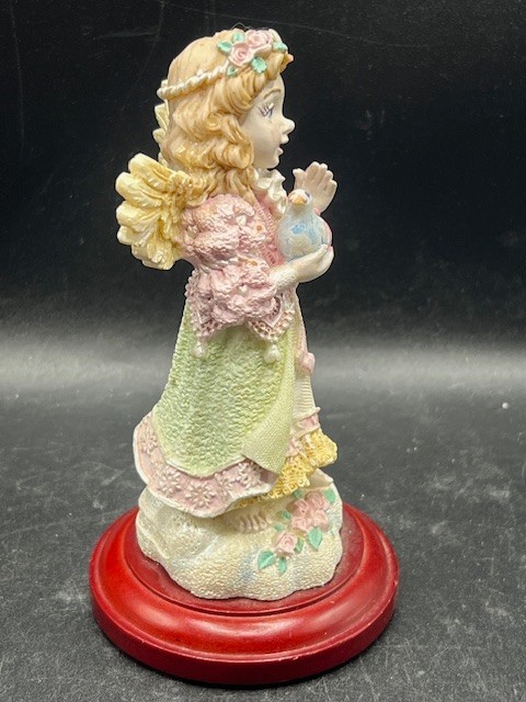 98′ House of Lloyd Christmas Angel Girl Dove Pink Pastels Statute Figurine 6.5″