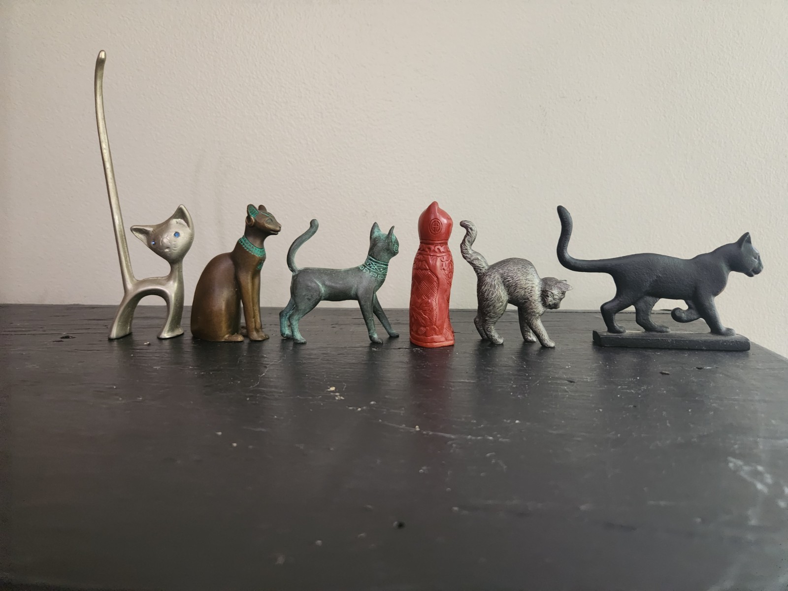 Franklin Mint Curio Cabinet Cat Figurines Lot of 10 & 2 Unbranded Cats
