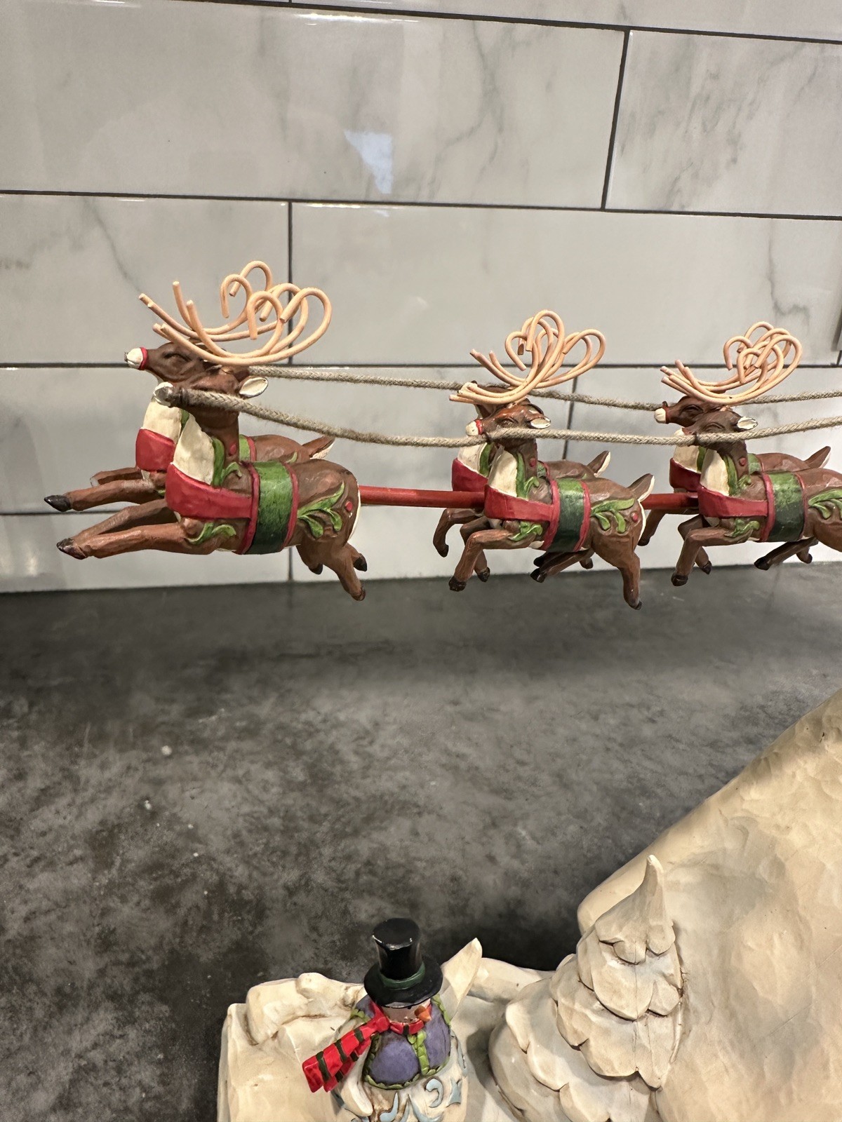 Jim Shore Heartwood Creek DREAMS FLY Santa in Sleigh Over House Figure C4002410