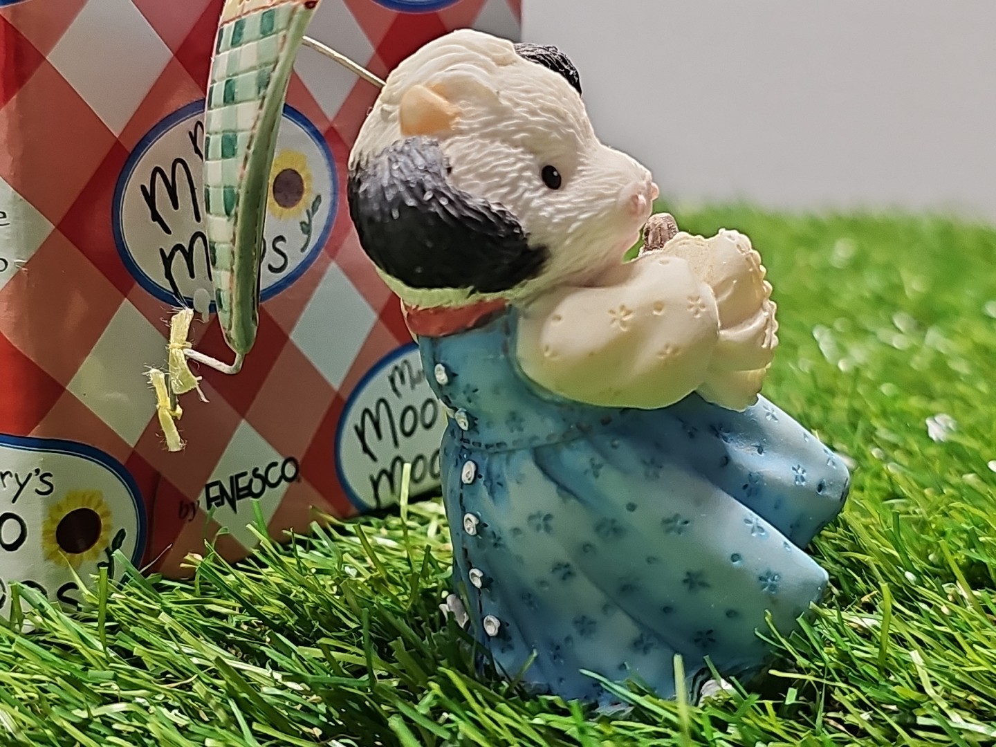 Vintage 1995 Enesco Mary’s Moo Moos “Spring Is In The Air”