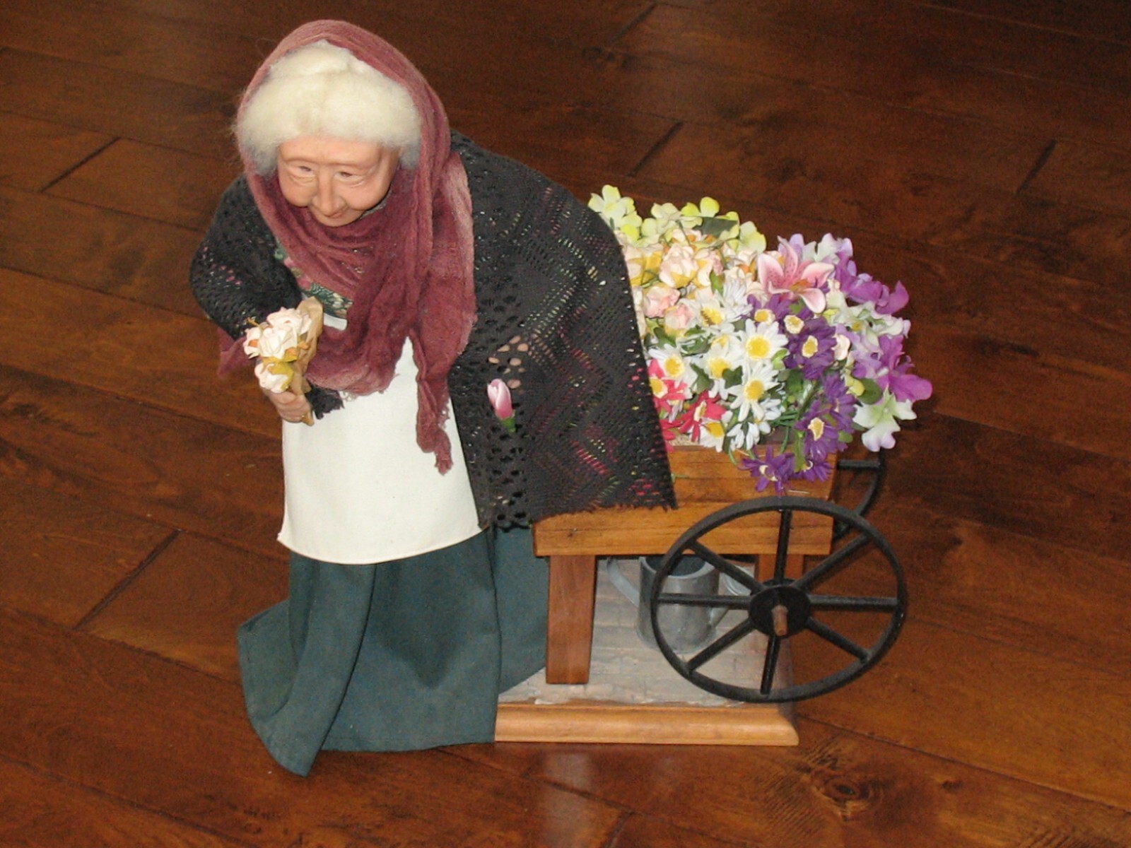 FLOWER CART WOODEN WITH GRANDMA