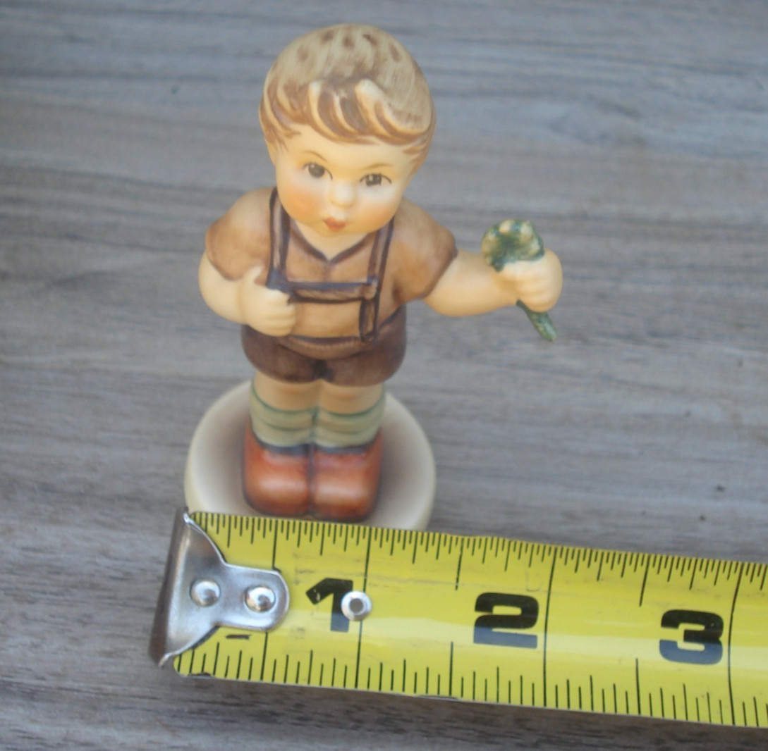 MJ HUMMEL/Goebel vintage “Boy with 4-leaf Clover” & ORIGINAL box Good condition!