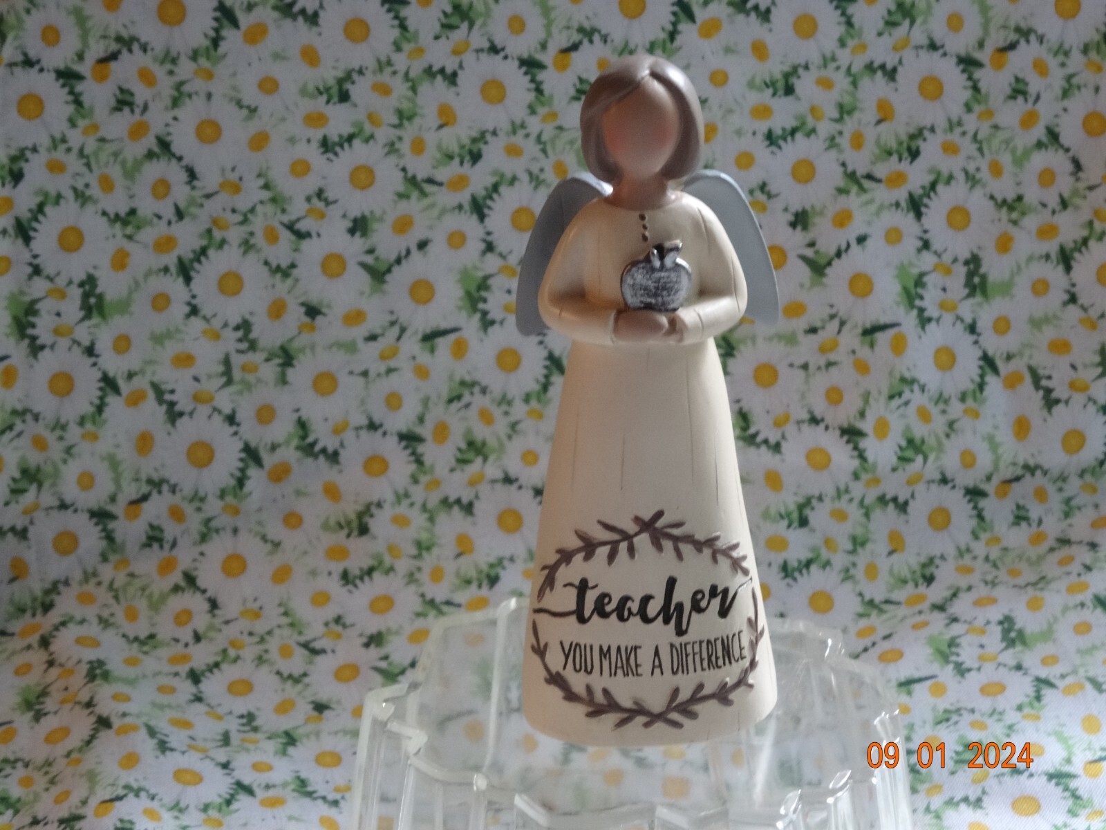 NEW BLOSSOM BUCKET ” TEACHER YOU MAKE A DIFFERENCE” ANGEL WITH APPLE#191-12096