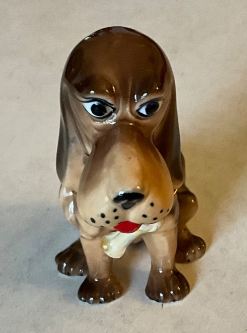 BloodHound Ceramic Dog with Bone 1950’s Unmarked 4″ Tall Brown
