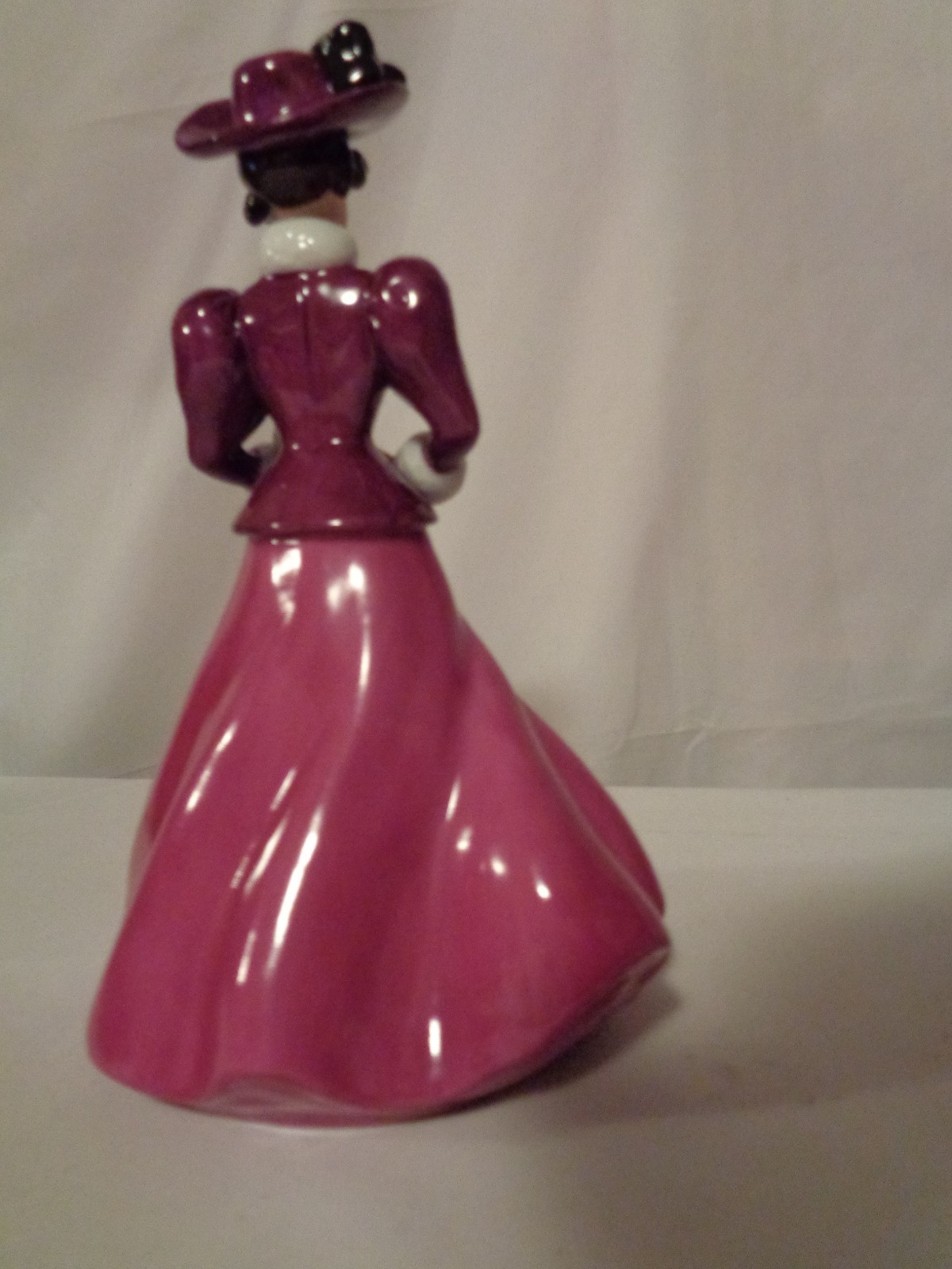 HALLMARK HOLIDAY TRADITIONS BARBIE DOLL PORCELAIN FIGURINE FIGURE wBox 1997 1996