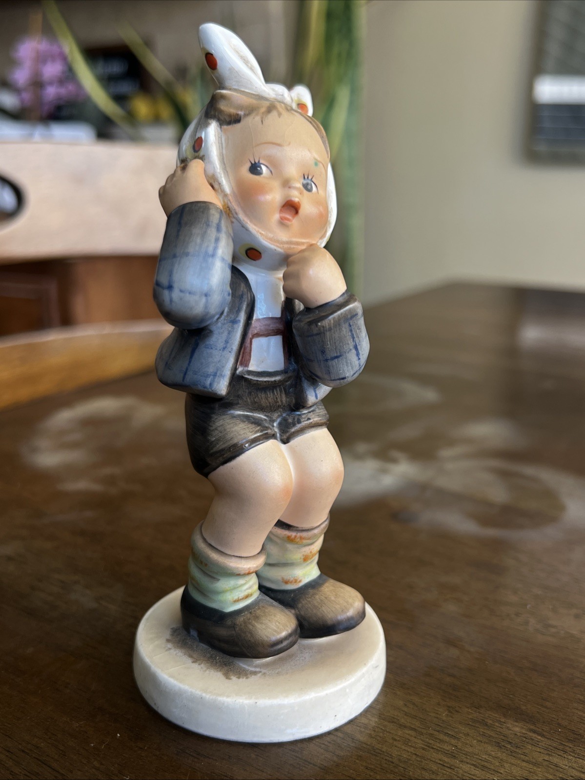 Rare Hummel Goebel Boy With Toothache 217 Figurine TMK 2 Full Bee – 1950 1959