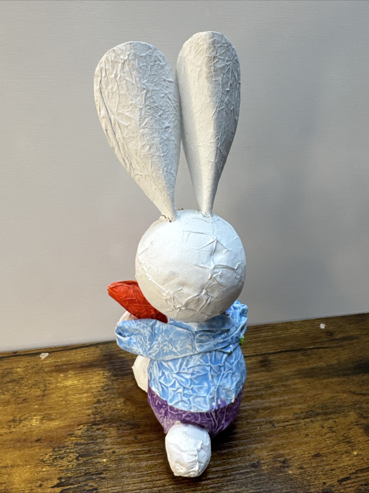 RARE VTG 4.5″ Hand Painted Paper Papier Mache Rabbit Bunny Holding Carrot Figure