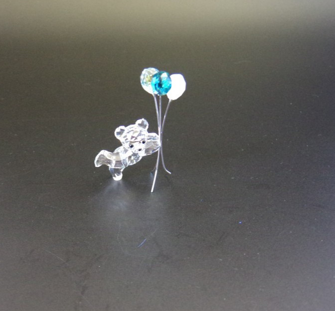 Swarovski KRIS BEAR – BALLOONS FOR YOU #1016622. Mint in box. Retired w/COA