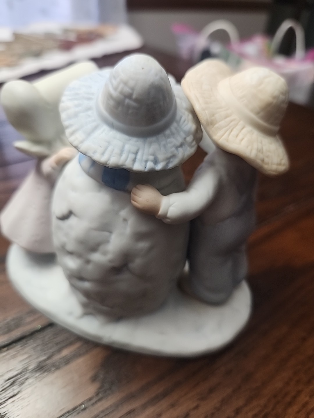 Homco Circle of Friends by Masterpiece 1991 Snow Play Figurine No Box Or Tags