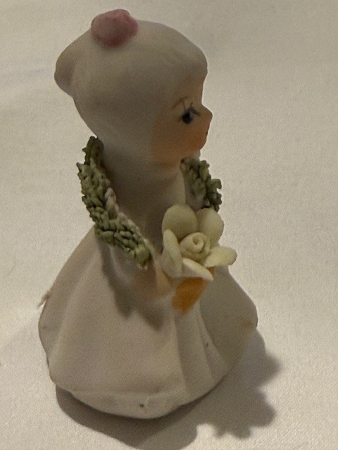 Vintage Napcoware 2.25″ Figurine – Girl With Pink Bow, Garland & Flowers