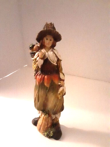 Vintage Pilgrim Man Corn Detailed Fall Decor Carryig Harvest Basket Figurine