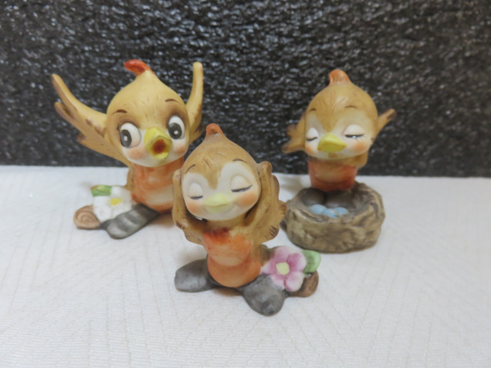 Vintage Josef Originals 3 ceramic robins Mother father and baby cute