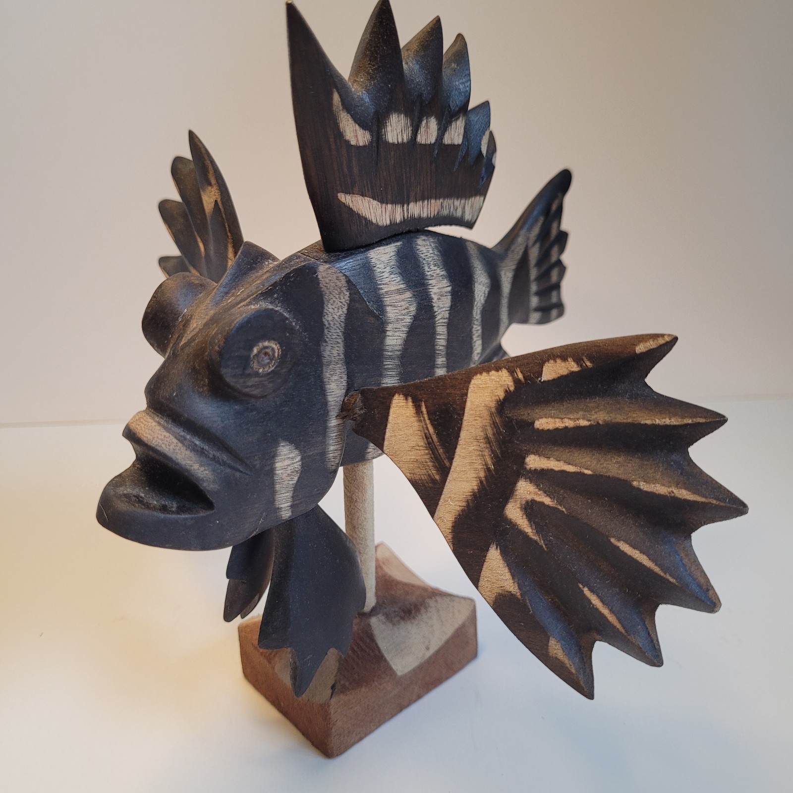 Vtg Lionfish Folk Art Sculpture Wood Carved Dark Stain Zebra Pattern Description
