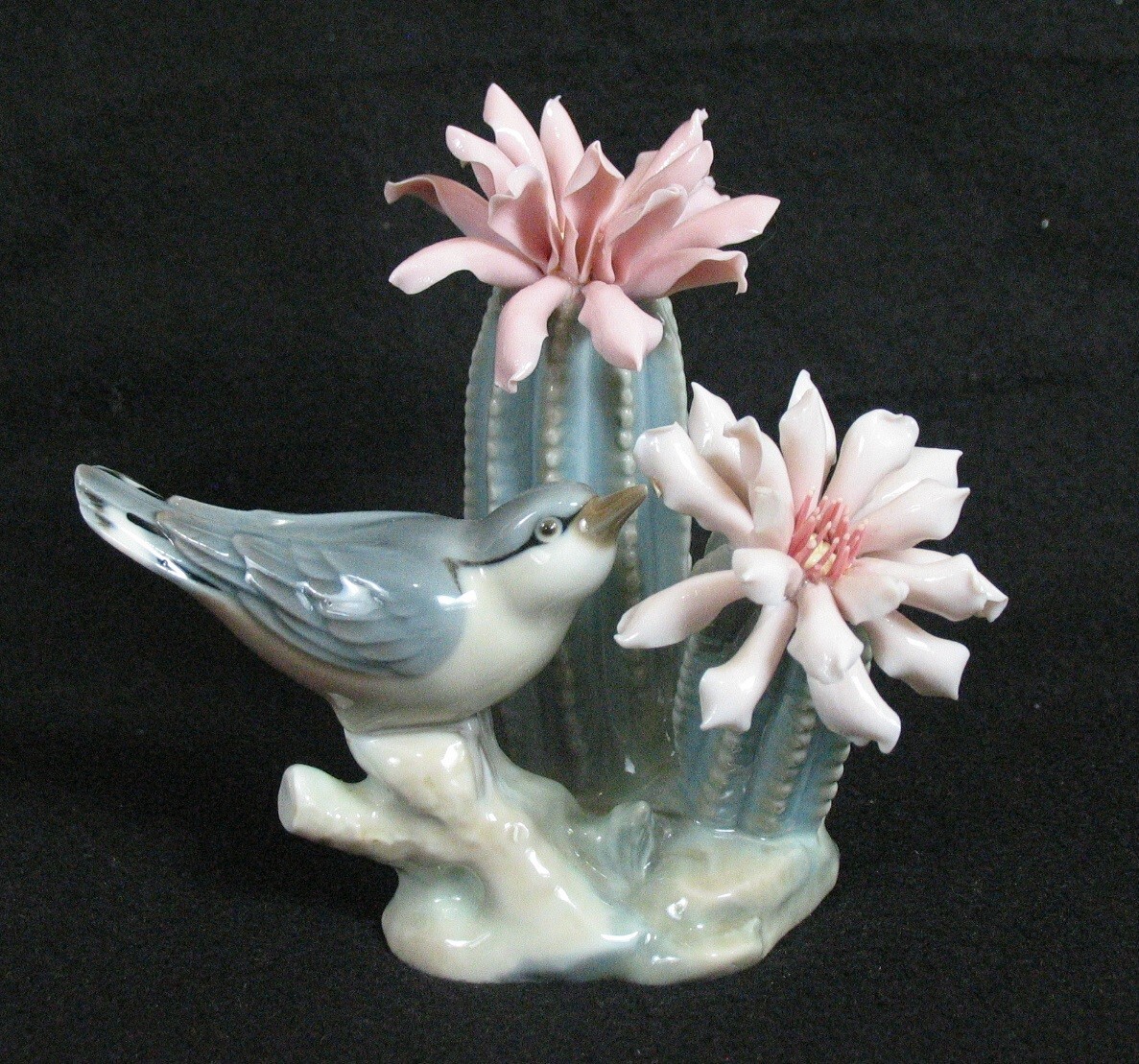Lladro Bird On Cactus #1303 Vicente Martinez 1974