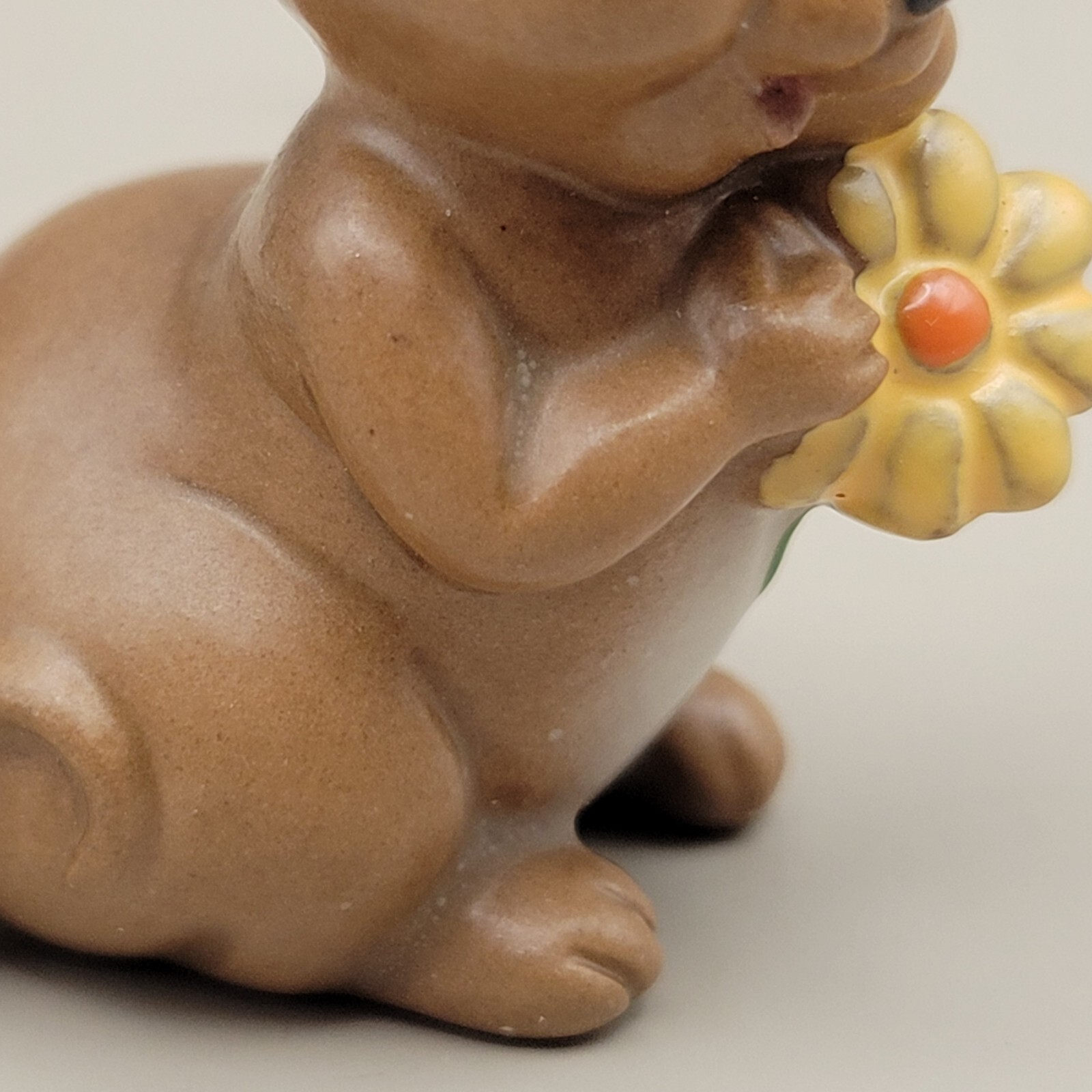 Josef Original – Japan 🐭”Loves Me” Mouse🐭 Figurine 2 1/4″ – With Yellow Flower