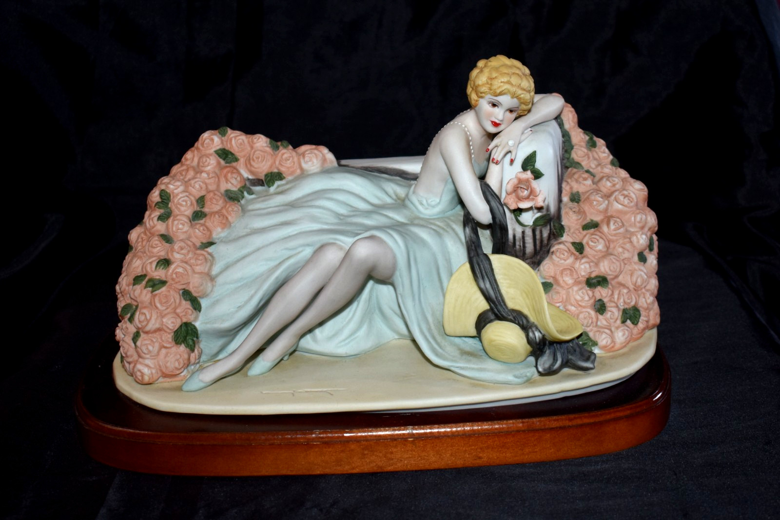 LOUIS ICART Les Roses Figurine Heirloom Tradition Ltd Ed #862/10000 ca. 1984