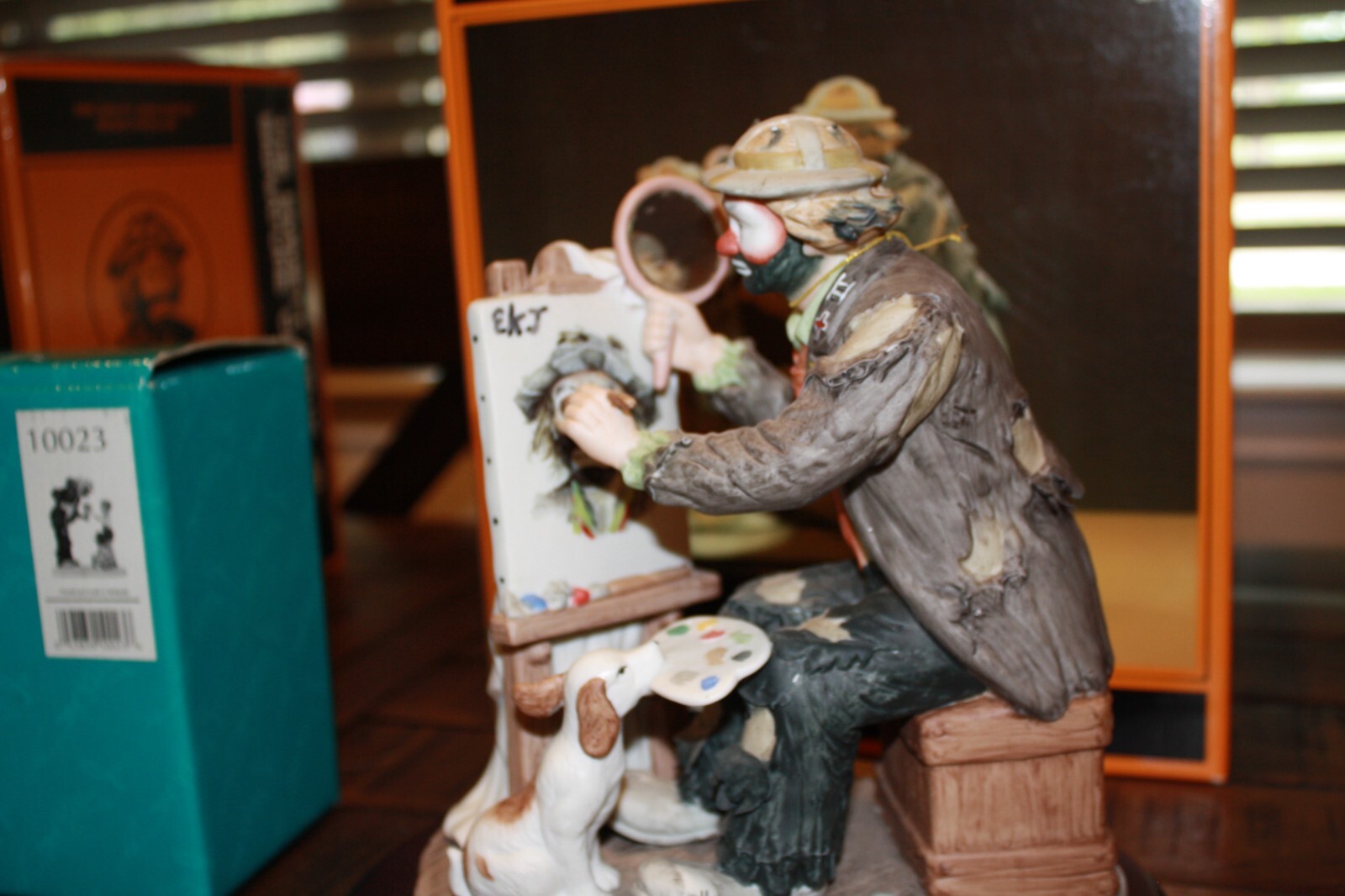 EMMETT KELLY JR. HAND SIGNED AUTOGRAPHED 6765 “ARTIST AT WORK” WITH ORIGINAL BOX