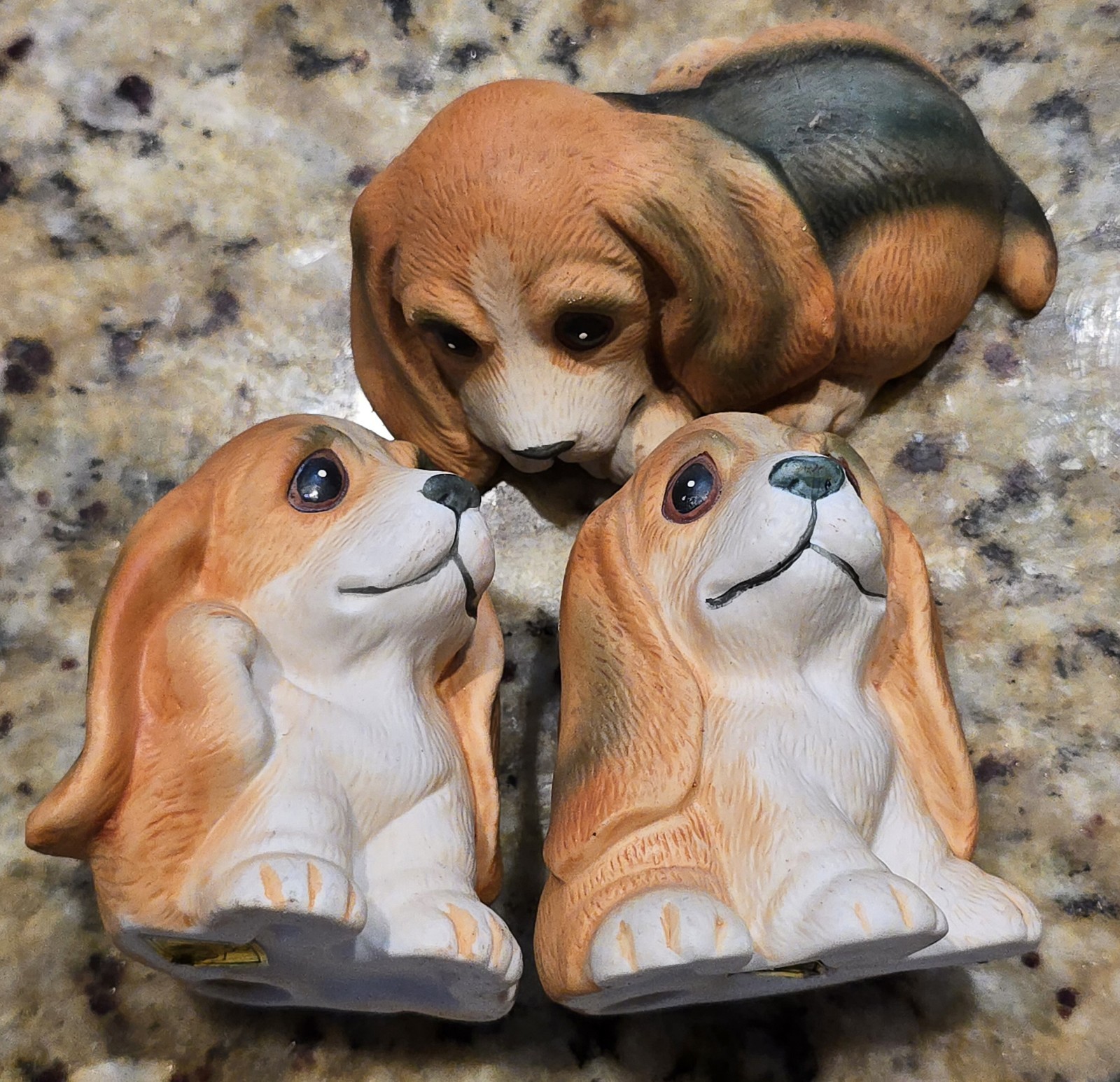 3″ Dogs Home Interiors Homco 1407 Bassett Hound Puppy Dog Figurines Set of 3