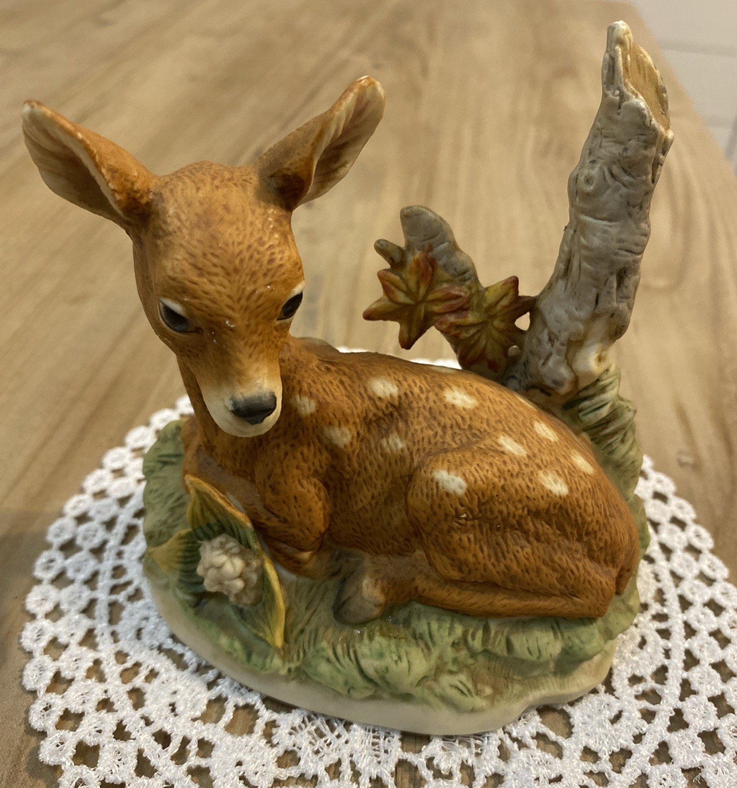 Vtg HOMCO Deer Doe Forest Flowers Fawn Figurine Porcelain #8879 Home Interiors