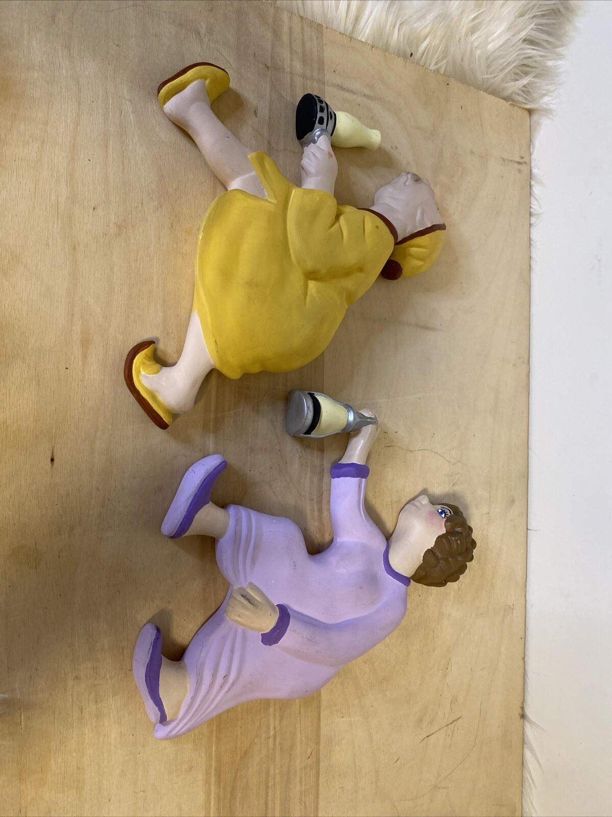 2 Vintage Plaster Wall Decor grandma & grandpa Figures Outhouse Rush W Lanterns