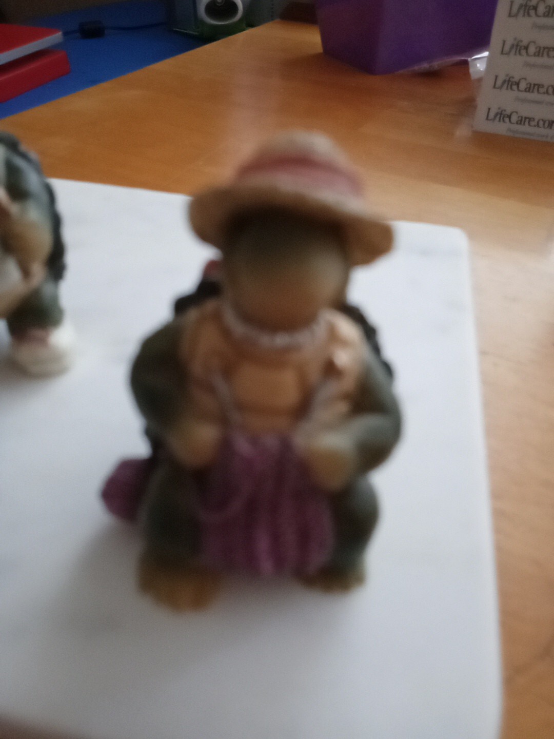 Pair Of 2.5 Inch Resin Boy And Girl Turtles, Very Cute